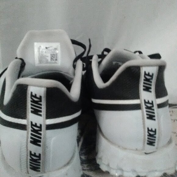 golf shoes - Picture 5 of 9